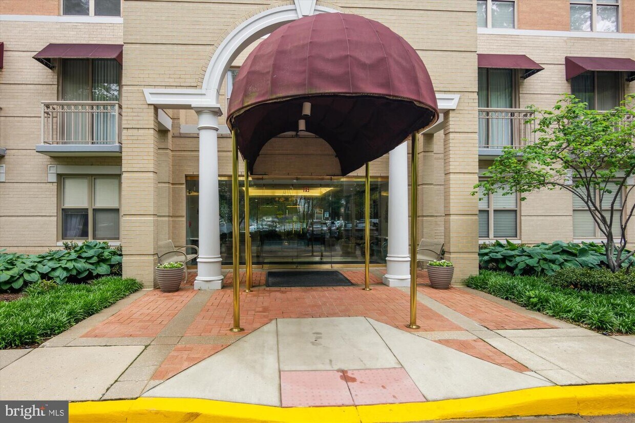 Primary Photo - 5000 Battery Ln