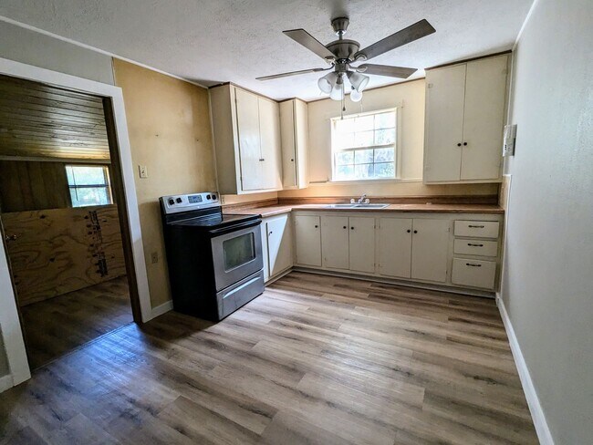 Foto del edificio - Available Now! 3 Bedroom on TX side