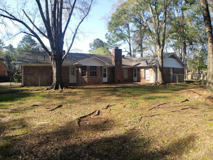 Foto del edificio - 5010 Meadow Oaks Park Dr