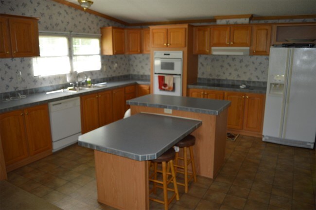 Building Photo - 6212 Simerly Creek Rd