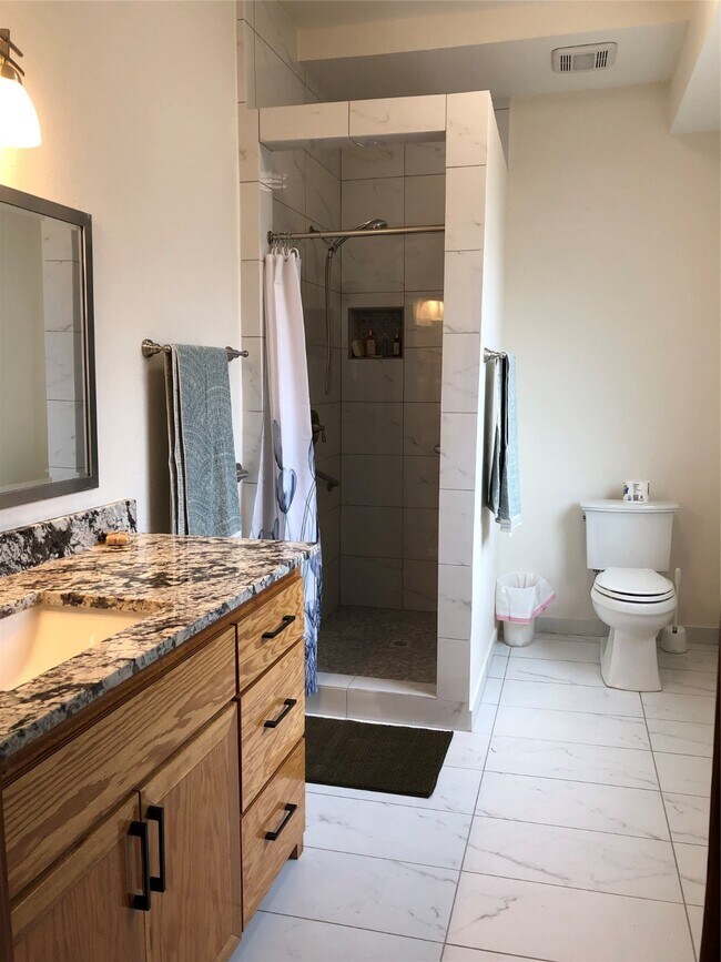 Foto del edificio - 1916 Hardy St