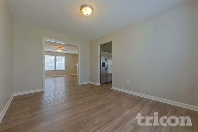Foto del edificio - 410 Fox Trot Dr