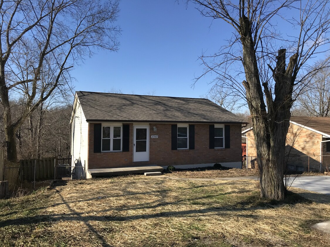 Primary Photo - 8949 Pippin Rd