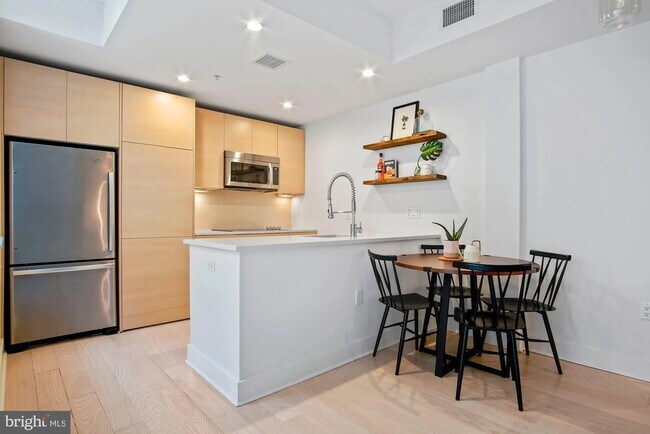 Foto del edificio - 3606 Rock Creek Church Rd NW