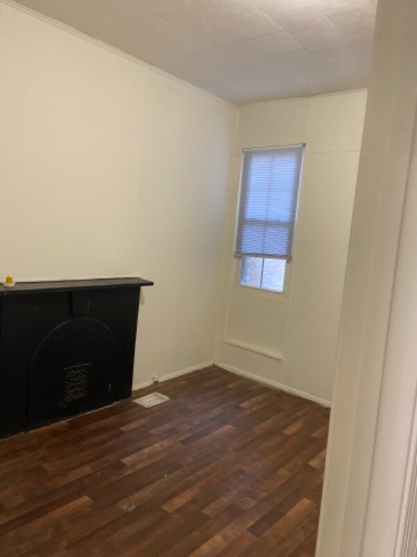 Building Photo - 906 S Monroe St