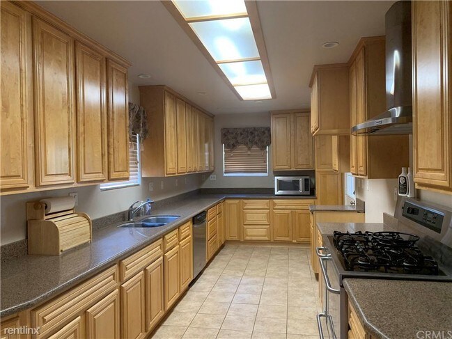 Building Photo - 3 br, 2 bath House - 4537 N Linda Terrace Dr