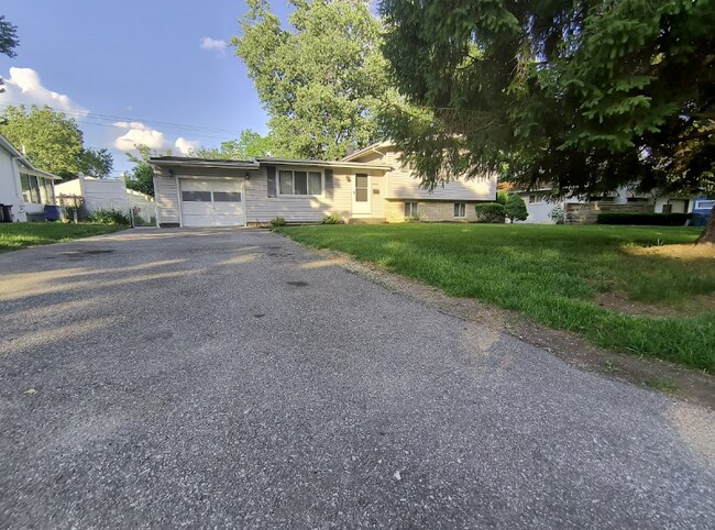Building Photo - 3098 Trentwood Rd