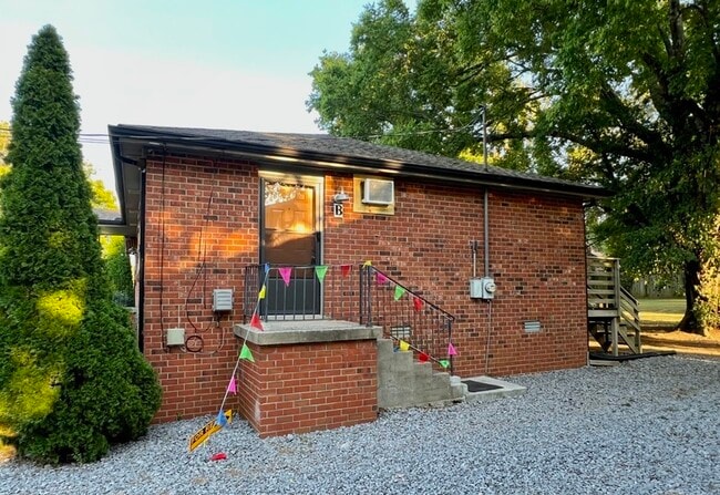 Photo - 212 Ewing Dr House