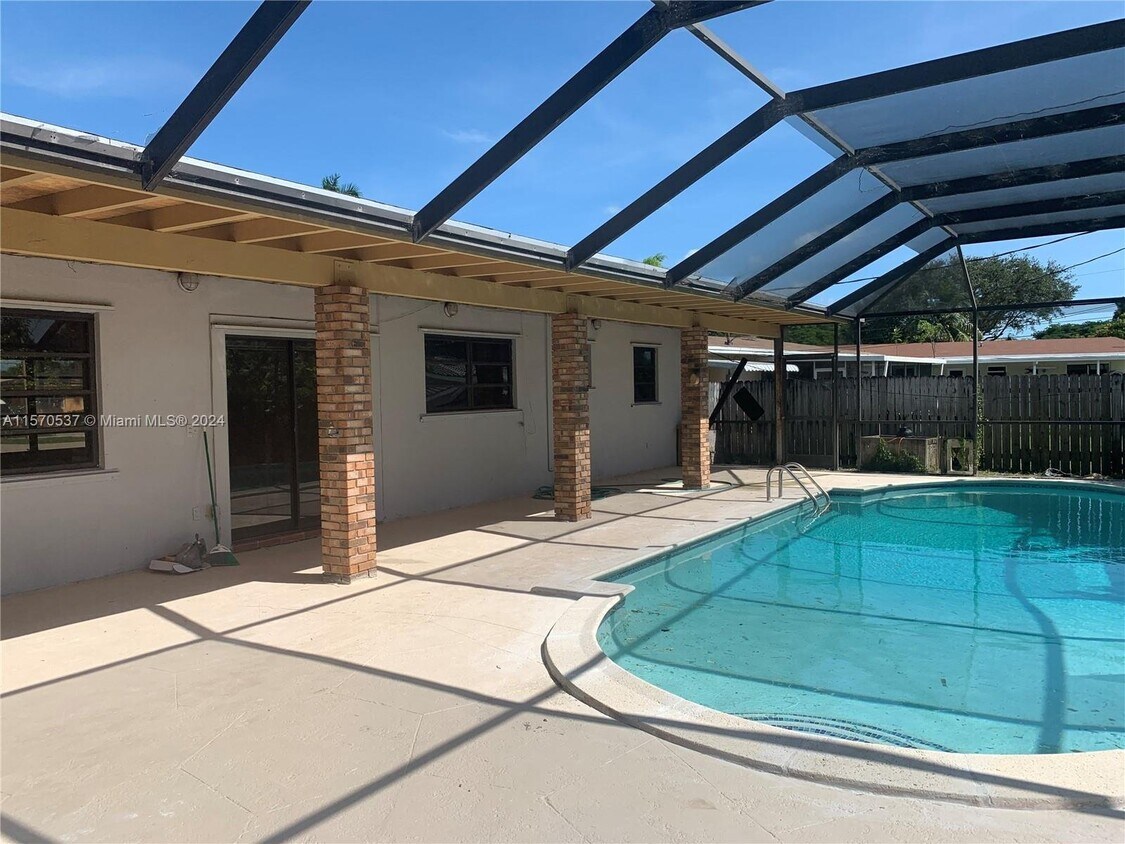 Building Photo - 9730 Marlin Road, Cutler Bay, FL 33157 - 3...