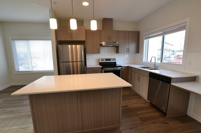 Photo du bâtiment - 787-787 Lewis Greens Dr NW