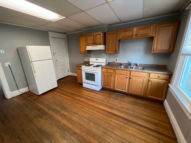 Foto del edificio - 628 W 17th St