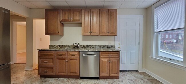 Building Photo - 23 W Boylston Dr