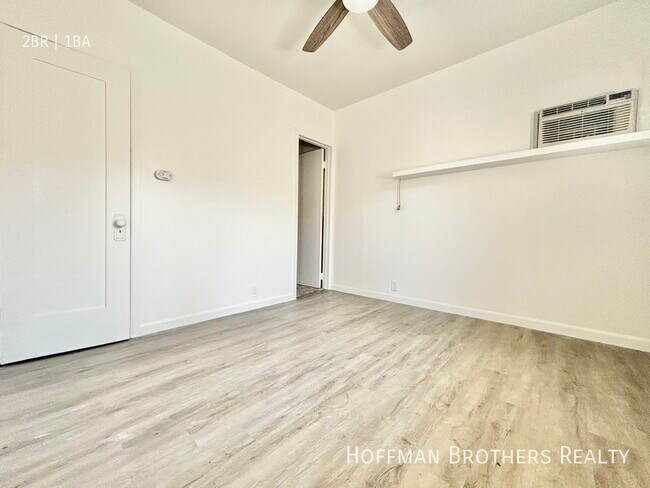 Foto del edificio - 1138 Beachwood Dr Los Angeles, CA 90038