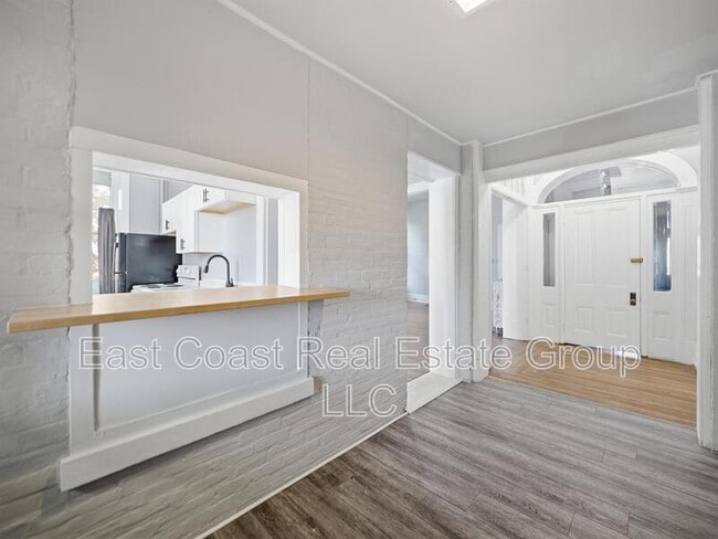 Foto del edificio - 323 N Potomac St