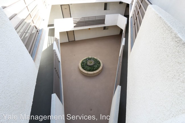 Foto del edificio - 5688 Etiwanda Ave