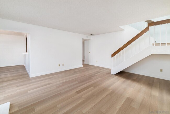 Foto del edificio - 4423 Via Amable