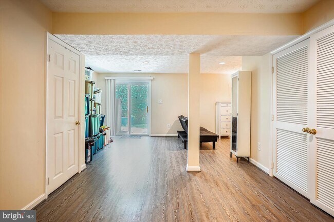 Foto del edificio - 8058 Morning Meadow Ct