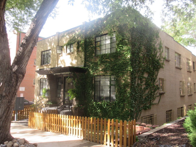 Building Photo - 661 N Pearl St