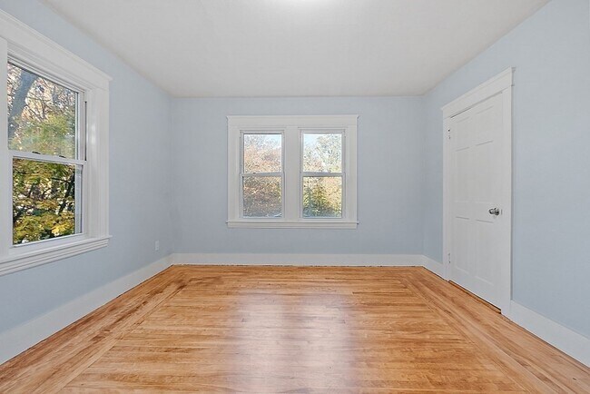 Building Photo - 42 Velander St