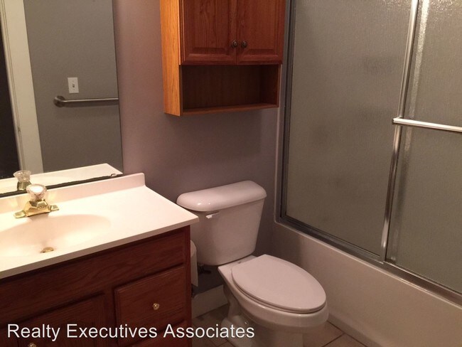 Building Photo - 2 br, 1 bath House - 907 Montvale Road