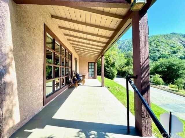Building Photo - 823 Canyon Crest Dr