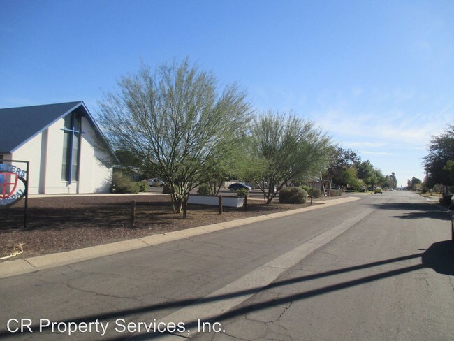 Building Photo - 3 br, 2 bath House - 1409 N Kadota Ave