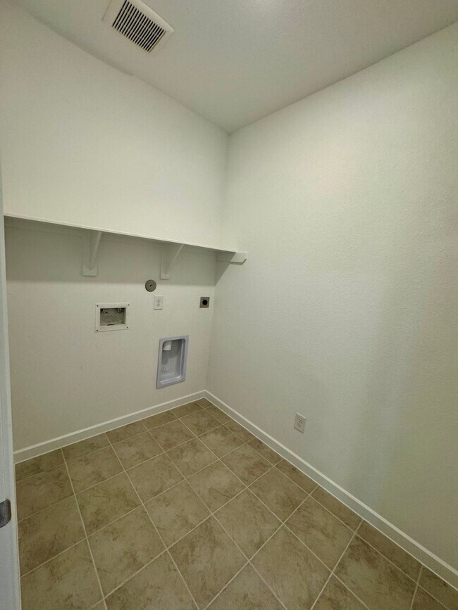 Foto del edificio - 9743 Lucky knot Ln