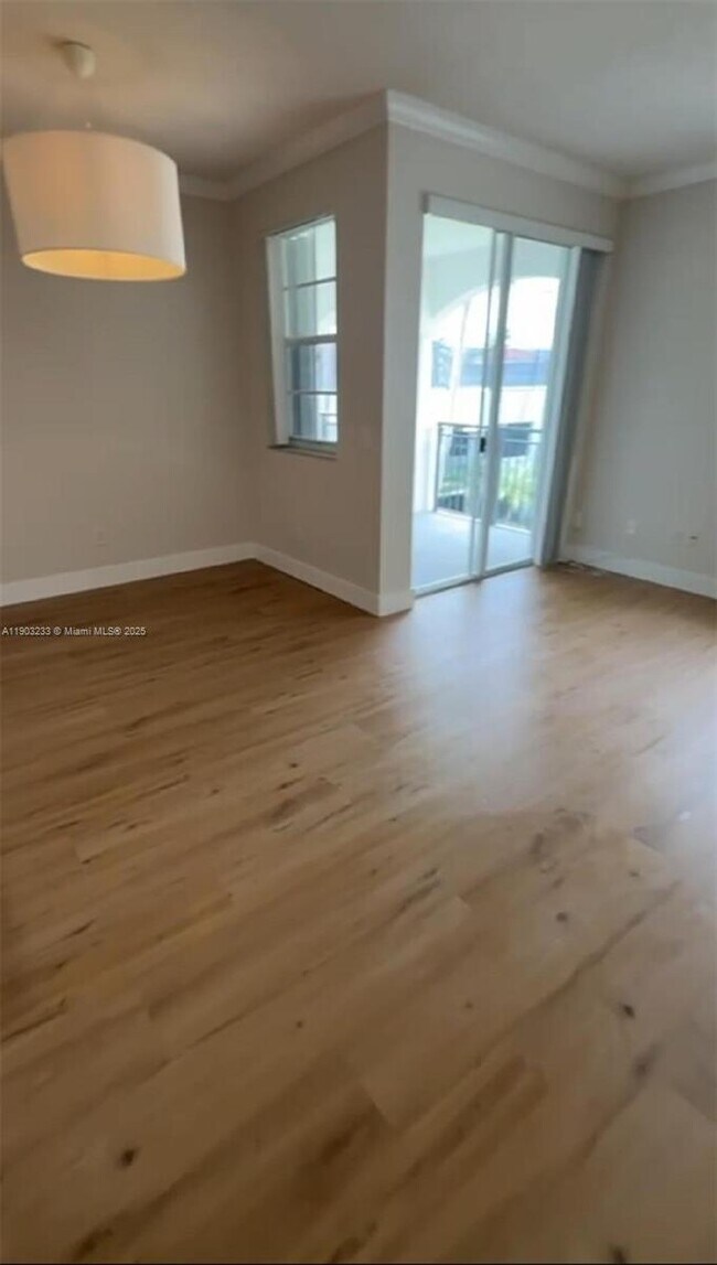 Foto del edificio - 3245 NE 184th St