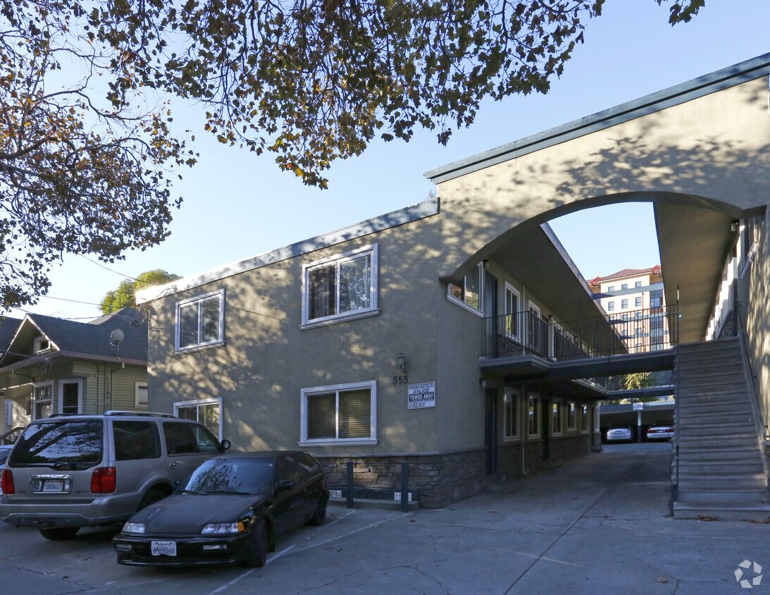 Foto del edificio - 351-353 S 11th St