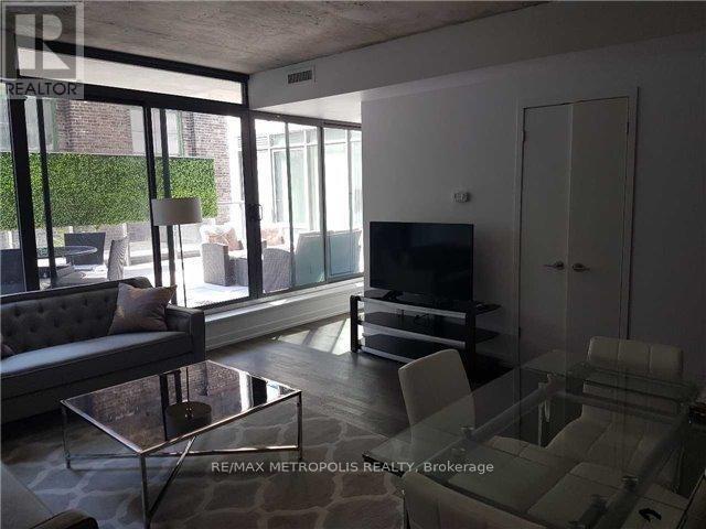 Photo du bâtiment - 560 King St W