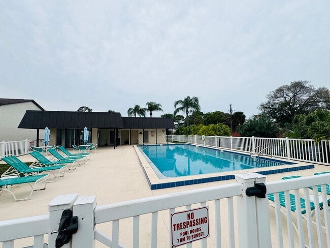 Foto del edificio - Beautiful 2-bedroom, 1.5-bath condo