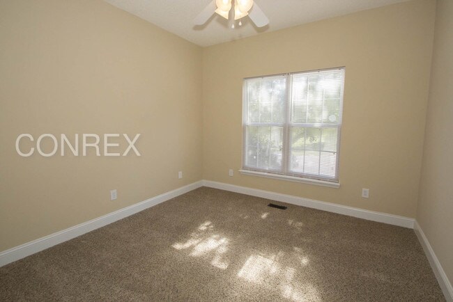 Building Photo - 101 Pickwick Dr