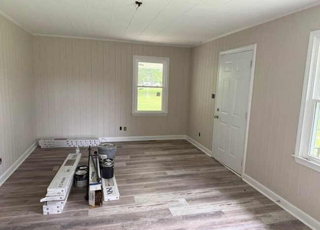 Building Photo - 6166 Sandy Creek Rd