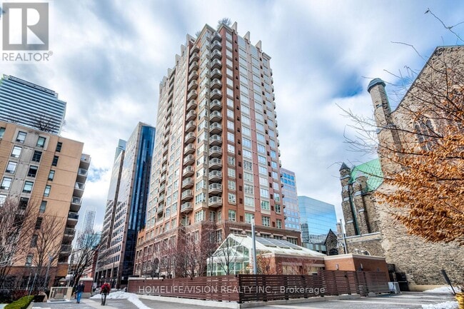 Building Photo - 100 Hayden St