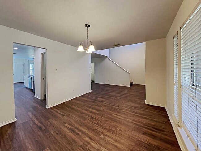 Foto del edificio - 12842 Muir Woods Trail