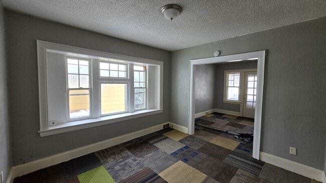Building Photo - 333 Rosewood Terrace