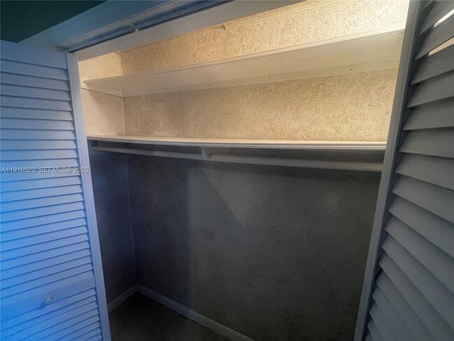 Building Photo - 11108 Peachtree Dr