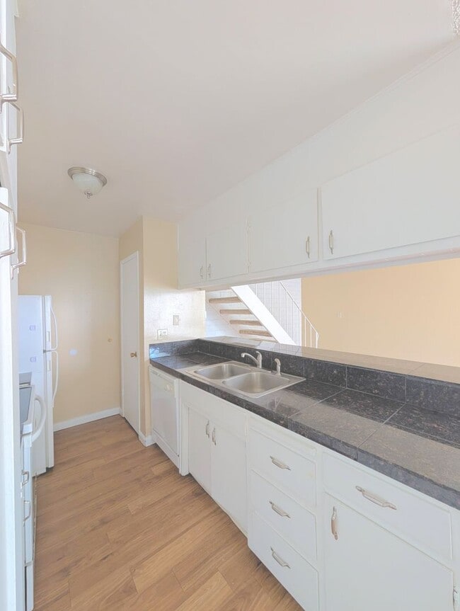 Building Photo - 6435 Greenback Ln