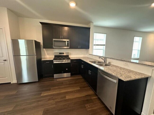Foto del edificio - 17615 Gambrel Ln