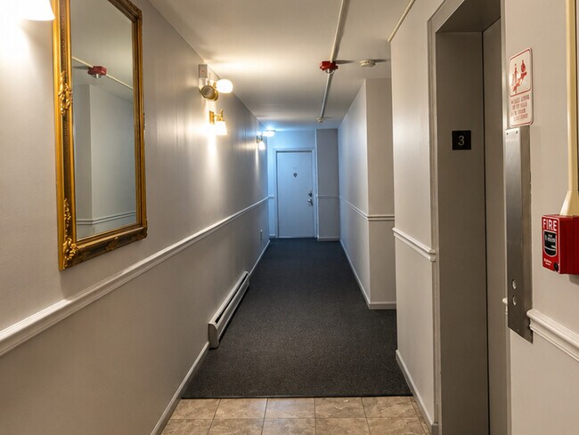 Foto del edificio - 7840 W North Ave
