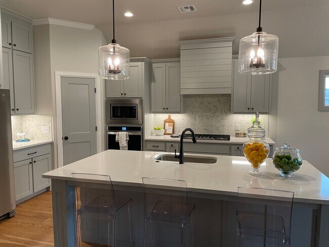 Foto del edificio - 4 Bed, 3 Bath in Deer Creek Schools