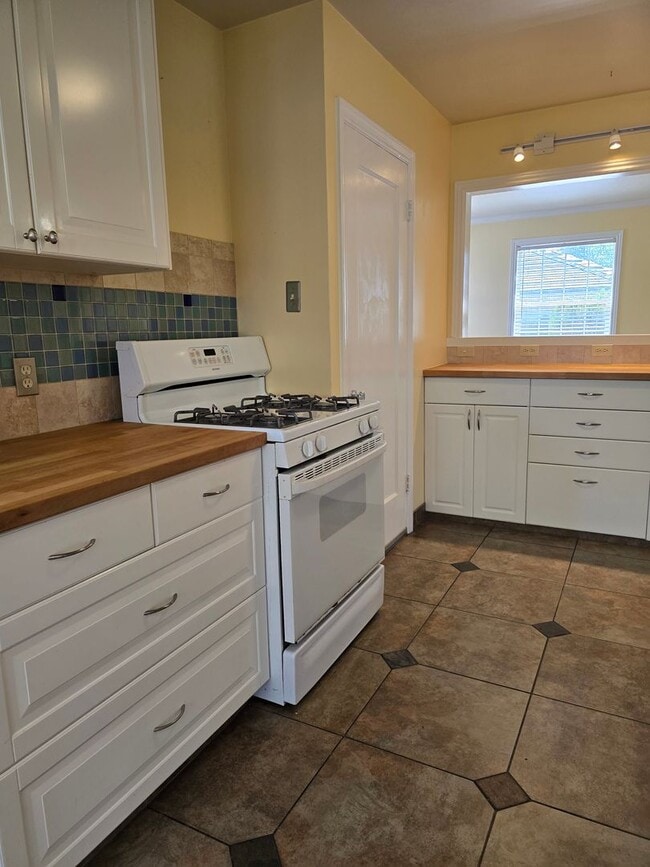 Building Photo - Heart of Midtown, Reno!