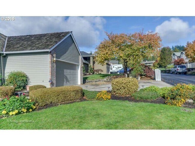 Foto del edificio - Wonderful Single Level Home with New Deck ...