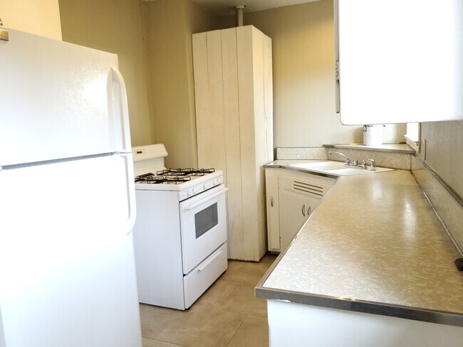 Building Photo - 3620 Bickerstaff Rd