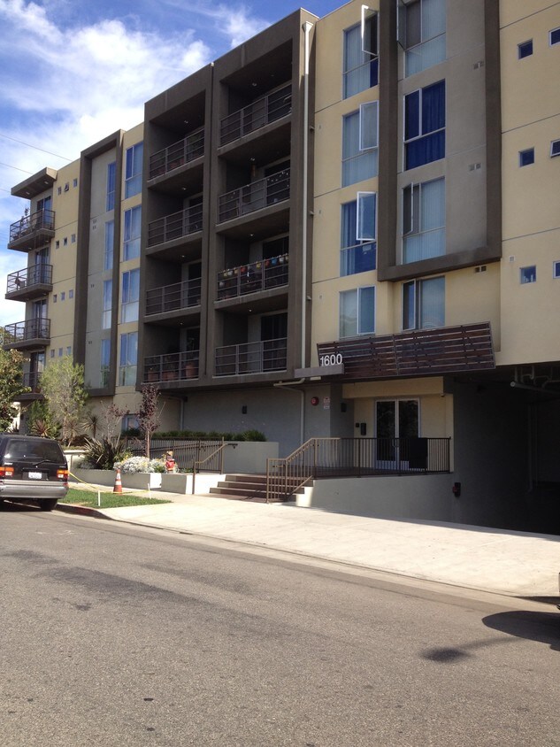 1600 S Westgate Ave Unit 003, Los Angeles, CA 90025 Room for Rent in Los Angeles, CA