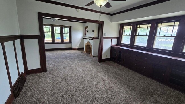 Building Photo - 1401 W Brown Deer Rd