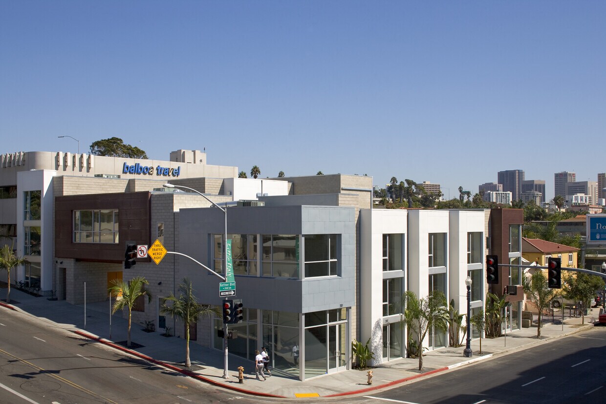 Foto principal - 961 W Laurel St