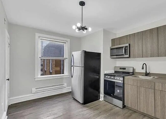 Building Photo - 409 Kerper St