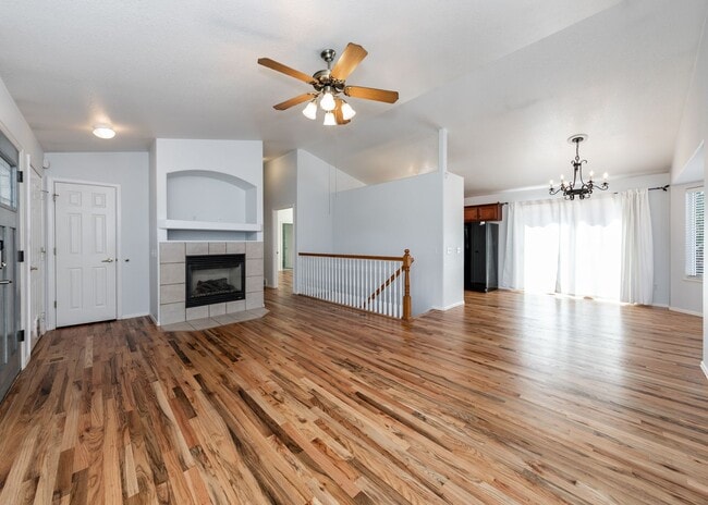 Building Photo - 4 Bed Rancher in District 20!!!