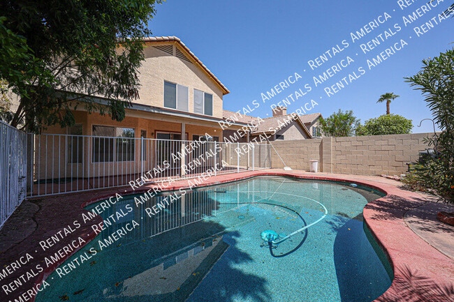 Building Photo - 820 N Granada Dr
